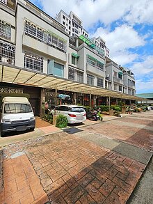 ★ 震後社區型別墅~4房~前院停車★ 