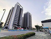 二字頭住進明德國小首排|預售艾美綠河邊間三房平車