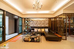 稀有!陽台進出|美術館美術東世界|溫馨四房車位