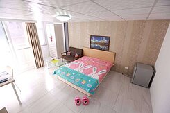 遠百旁稀有收租透天 