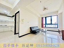 專任!品藏逢甲前棟兩房休旅車位西屯華廈大樓