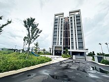 全新未住3+1房，3面採光雙衛浴開窗，出價就談~