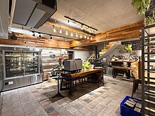 新文山華鳳特區18米大面寬金店面稀有釋出