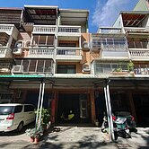 小港醫院旁樹海騎樓美透店