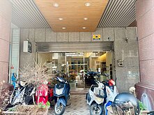 ✨巨蛋捷運站✨明華國中✨精華商圈大樓店面