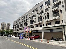 五甲商圈｜福誠中學｜電梯透天5樓店面~5年新屋