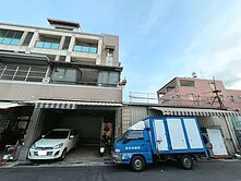 八卦寮｜超大地坪｜臨路面寬雙車墅