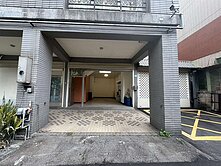 新北鳳祥雙捷運站紅透天美墅