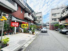 過嶺青埔❤️客廳挑高❤️庭院雙車位❤️別墅賣電梯價