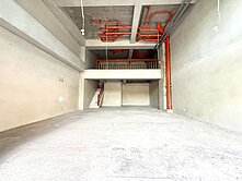 龍潭華曜大謙。收租大面寬金B1挑高7米店面