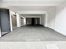 北屯東山高中面公園車庫雙車電梯豪墅