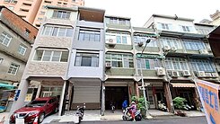 大昌義華商圈- 邊間店面超美透天