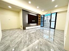 景平捷運站*邊間全新美妝黃金3樓