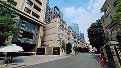 稀有釋出高樓層朝南戶東方花園廣場雙平車屋況超美
