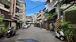 鳳西國小學區✯8米活巷*大露台*可停雙車透天