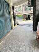 華鳳特區大地坪三角窗店住