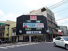 公安路三角窗店面套房