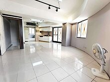 五甲生活圈✨近中山交流道✨稀有釋出三角窗店面