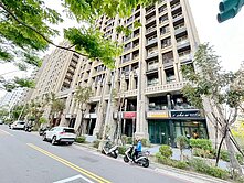 五股洲子洋 低總價金店面 神采飛洋 挑高住辦1+2