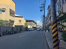 新莊正大路邊廠店