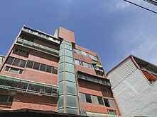 近遠百 民富國小經國路3+1房附車位(稀有雙主臥)