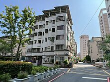 巨蛋商圈.瑞豐夜市.收租邊間華廈二套房