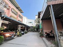 專簽~大里登陽建設別墅【登陽公園市】庭院停車