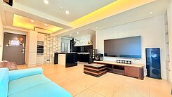 巨城三民學區【昌益綠光】高樓層三改二室平車屋況美