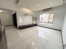 藝文區高指名~邊間雙衛浴開窗~3面採光4房車