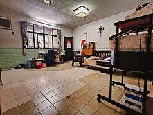 ｛余育賢｝近高雄展覽館│大坪數二樓公寓│單坪18萬