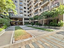 【巨城生活圈｜迎曦花園】主附３２｜ 超大三房平車