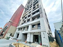 巨城商圈(閎基433)露台戶三房+平面車位