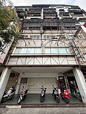 請問芳銘-巨蛋商圈核心地段-大面寬優質黃金店面