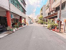 小港捷運邊間超值騎樓透天