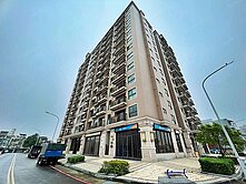 體育園區、龍岡國小、景觀美兩房車