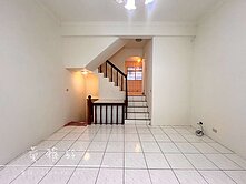 🩷小玲🩷降價啦～中正名邸鬧中取靜的四房透天