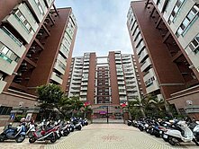【岡山勵志新城乙區】四房+B1平車/室內大空間