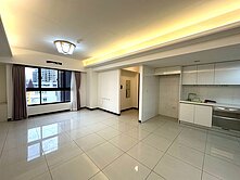 高鐵特區正核心朝南大三房平車三戶兩梯屋況絕佳！