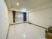 中壢高中、A21、市場、美三房車