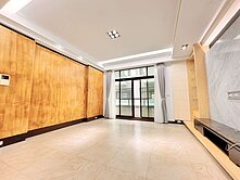 稀有！！東區文化二街公園旁併排雙車墅