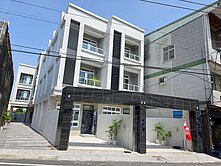 頂樓望山25地坪旗山全新車墅🏠另有27、31地坪