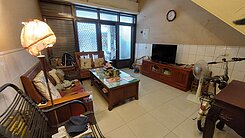 專員小江在漢民路8米街透天近捷運店住
