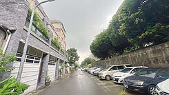 專任 東海世貿 次頂樓3改2房 +車位
