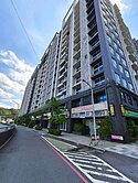 <陽光PARK>正面第一排店面、辦公、倉儲