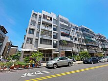 小港近中鋼社區二期國宅邊間大3房有租平車公寓