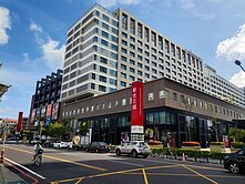府前路正3角窗店面 【東門店M112】