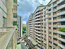 三民區~建民公園~超值三房平面車位