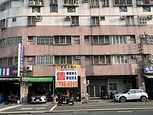 鳳山車站商圈臨20米路騎樓式店住辦+車位