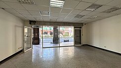 春日路店面