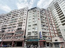 高雄女中亞灣區愛河旁假日大廈套房